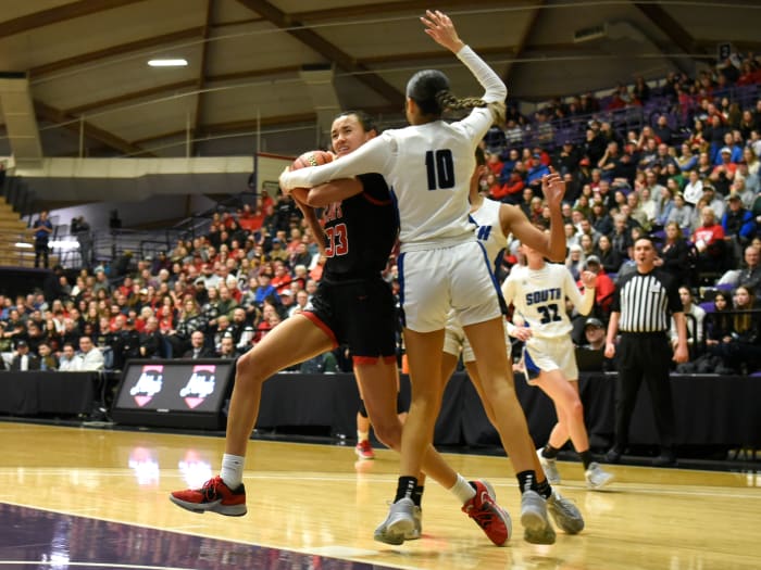 South Medford Clackamas 6A Oregon girls basketball final Taylor Balkom 11